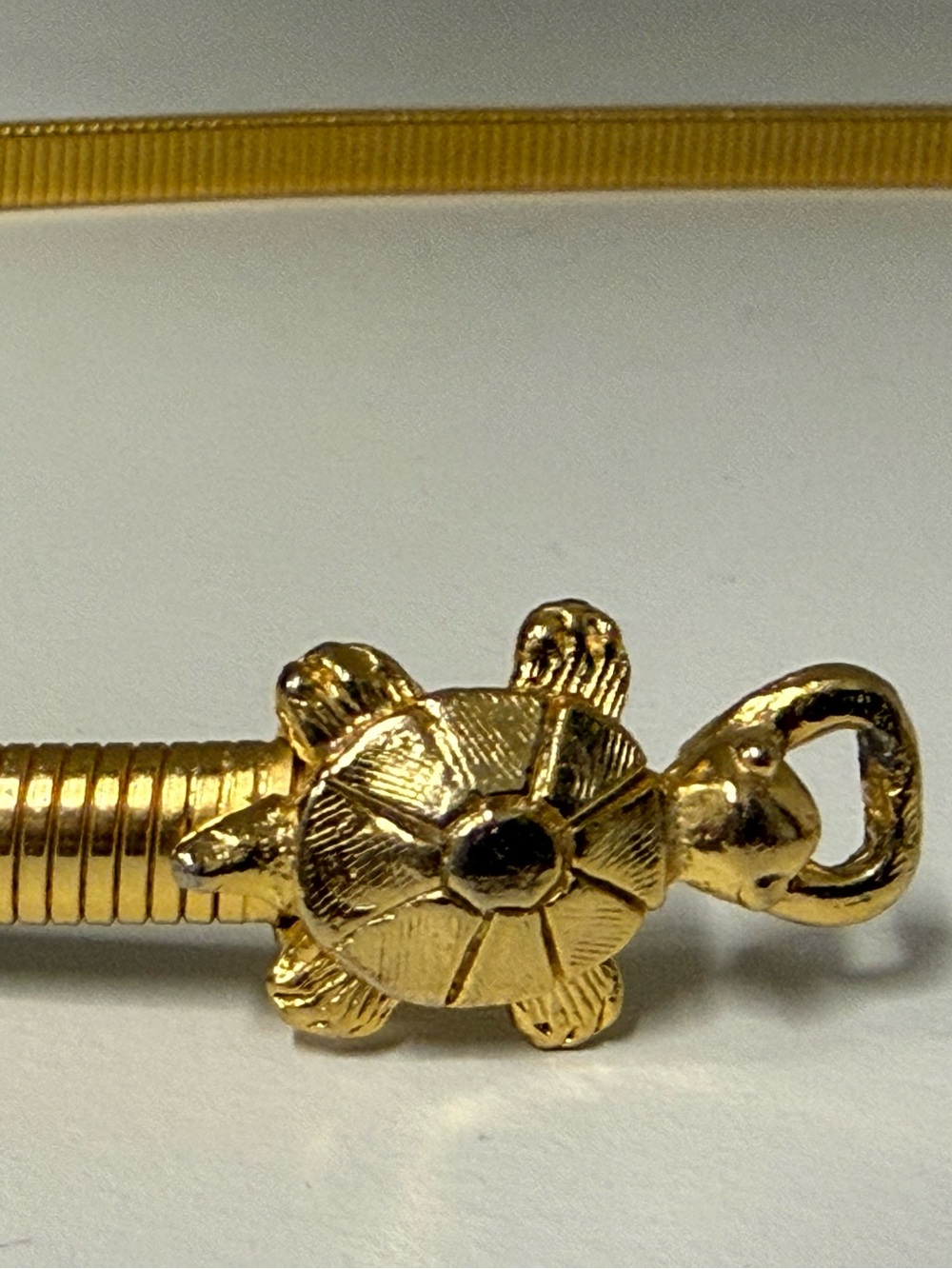 Iconic 1975 Mimi di N Kissing Turtle gold-tone stretch metal belt‎ RARE Vintage - Picture 5 of 7
